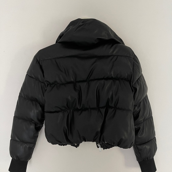 woman coat - Picture 2 of 2